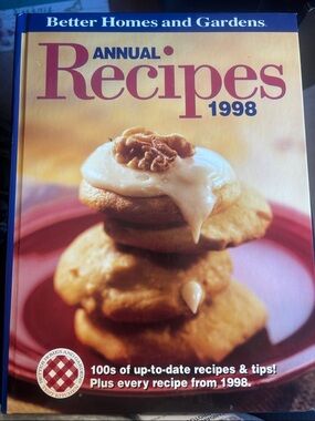 Vintage Better Homes and Gardens Annual Recipes 1998 – Cream and Blue Cover